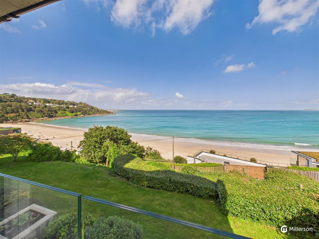 Property photo 3 of 20 Balcony