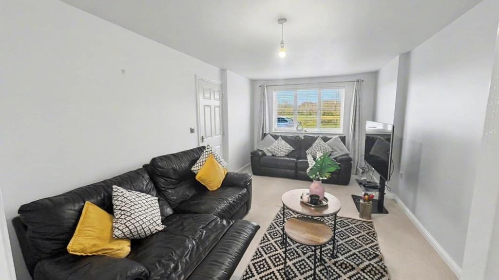 Property photo 3 of 22