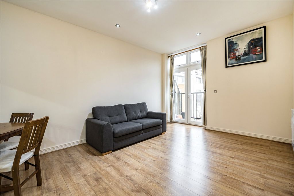 Property photo 2 of 7 Reception