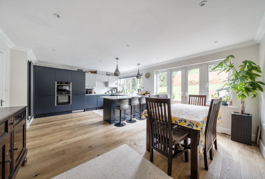 Property photo 2 of 14 1359541-19-68E8d8...