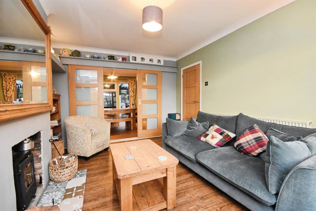 Property photo 2 of 18