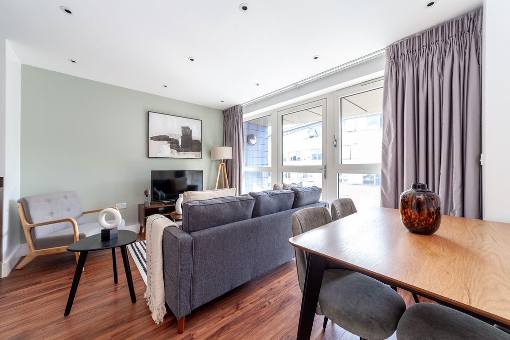 Property photo 1 of 15 Living Room