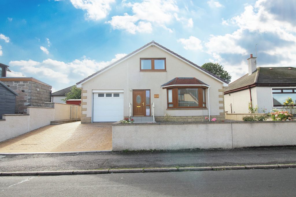Property photo 2 of 31