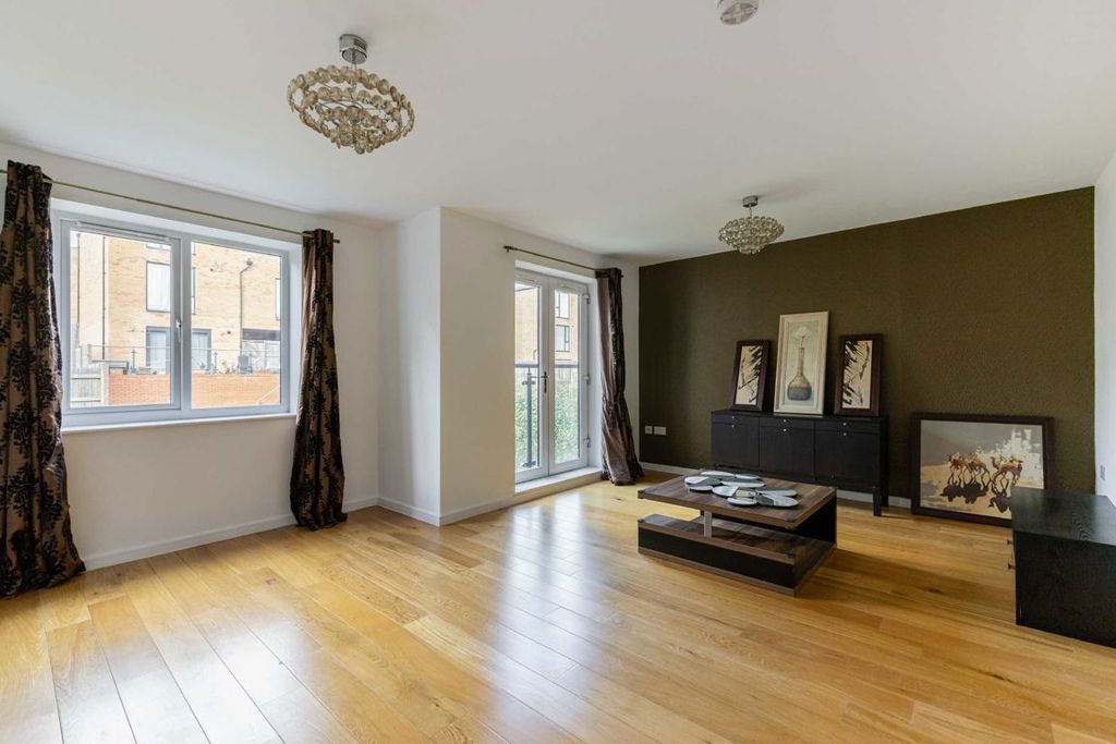 Property photo 2 of 9