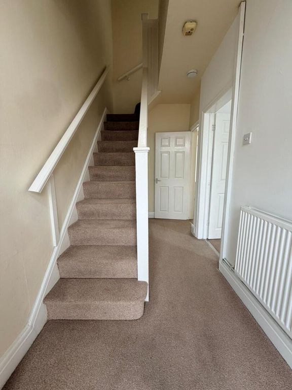 Property photo 2 of 14 Hallway