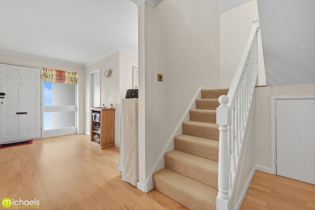 Property photo 3 of 36