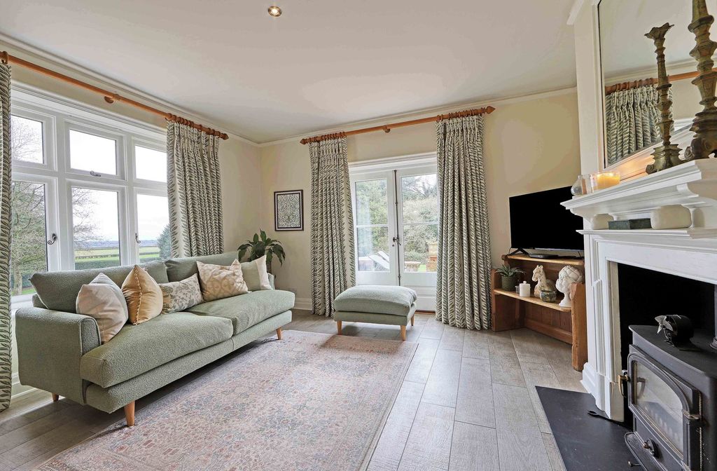 Additional image 9 of 5 bed detached house for saleWinter Hill Road, Maidenhead SL6