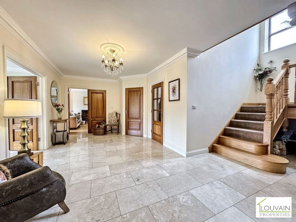 Property photo 3 of 52