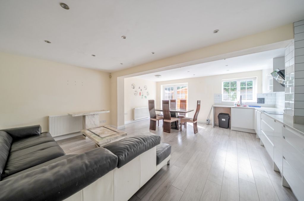 Property photo 3 of 20 1471362-10-6A1Ff4c1c3299