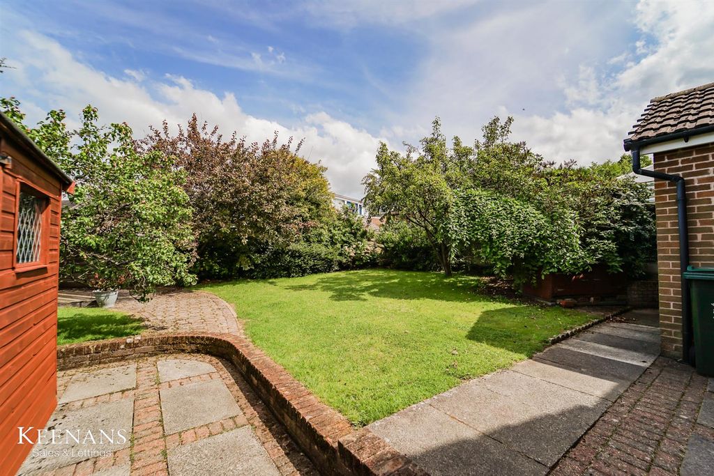 Property photo 2 of 39