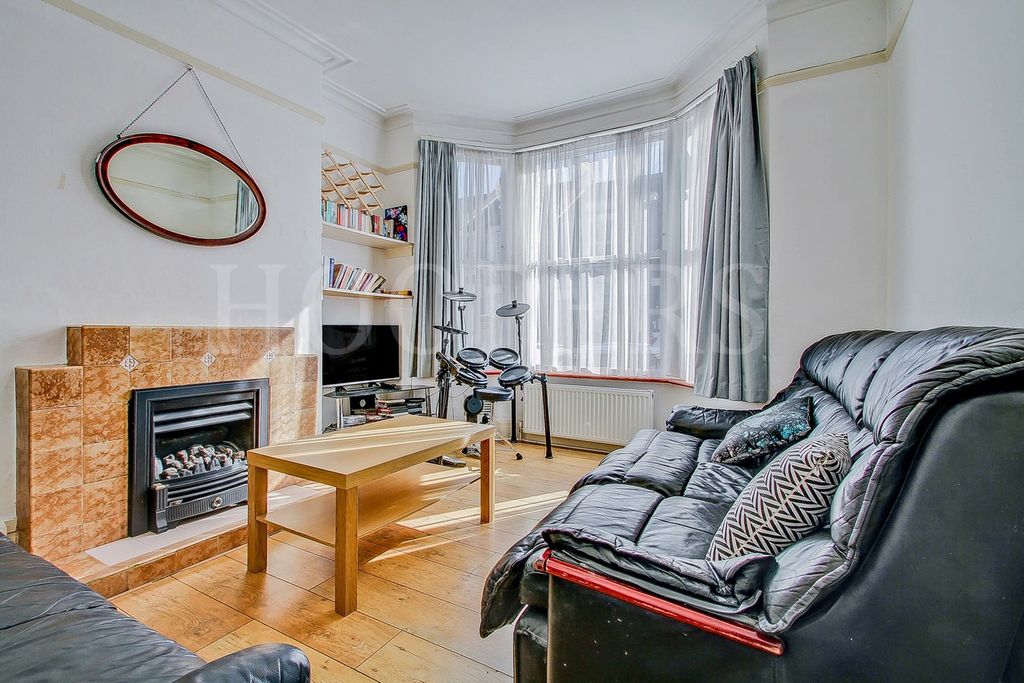 Property photo 2 of 13