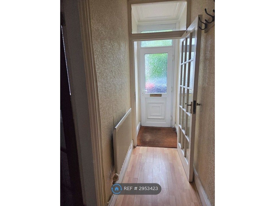Property photo 2 of 27