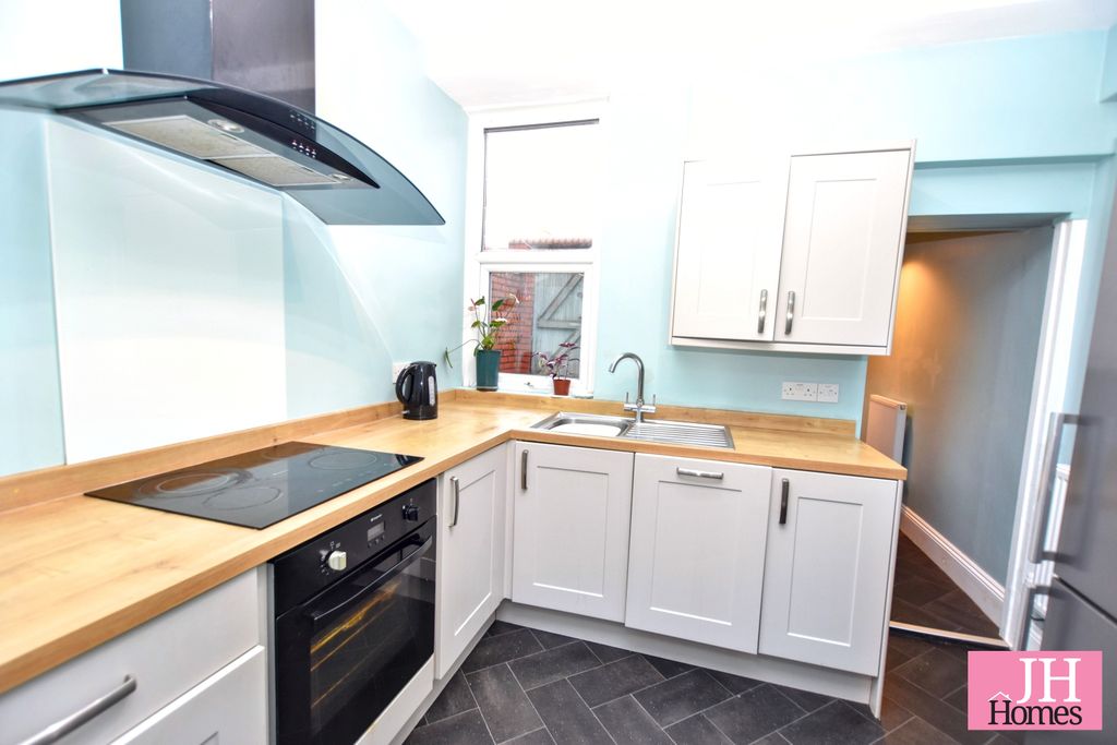 Property photo 3 of 15