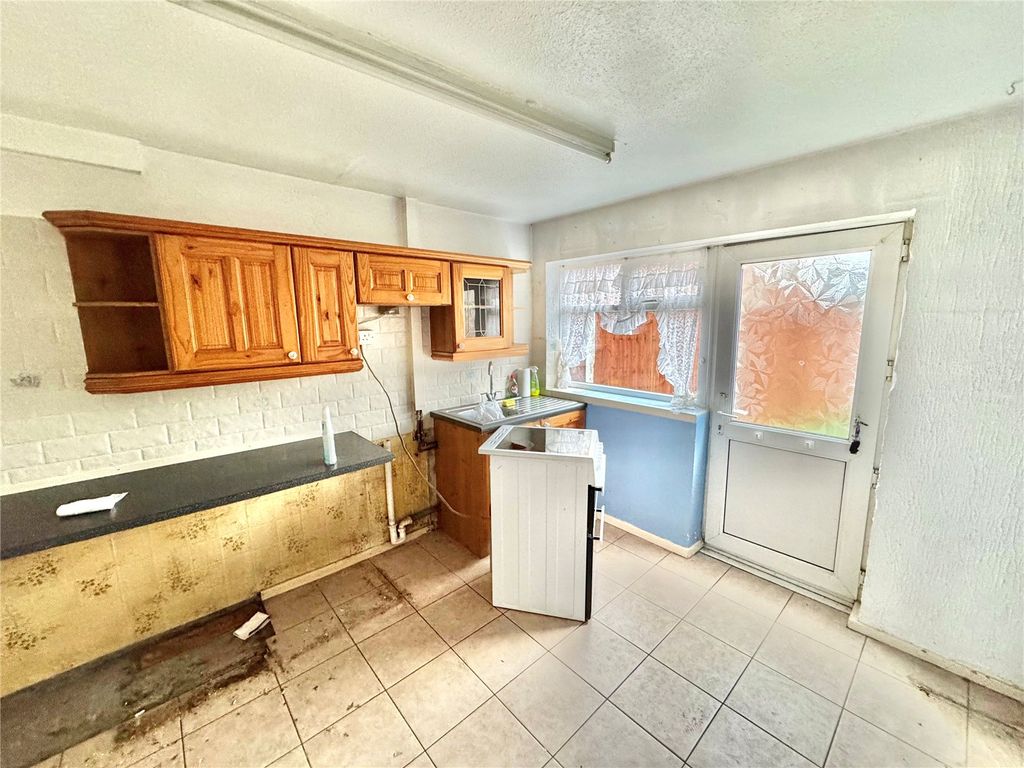 Property photo 3 of 14 Picture No. 12