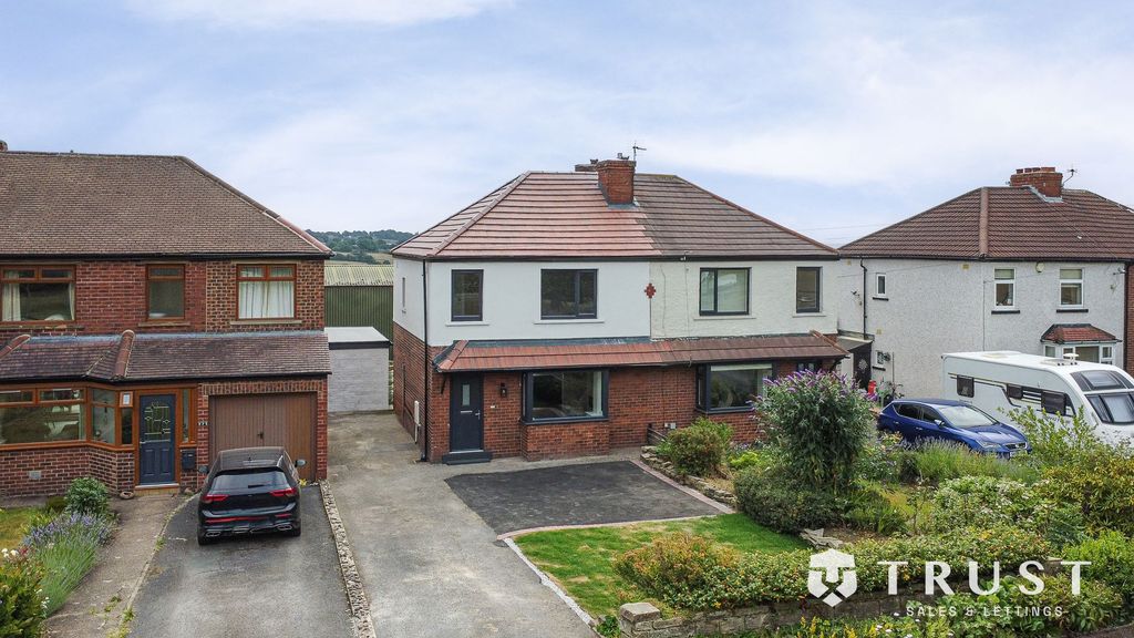 Property photo 1 of 32