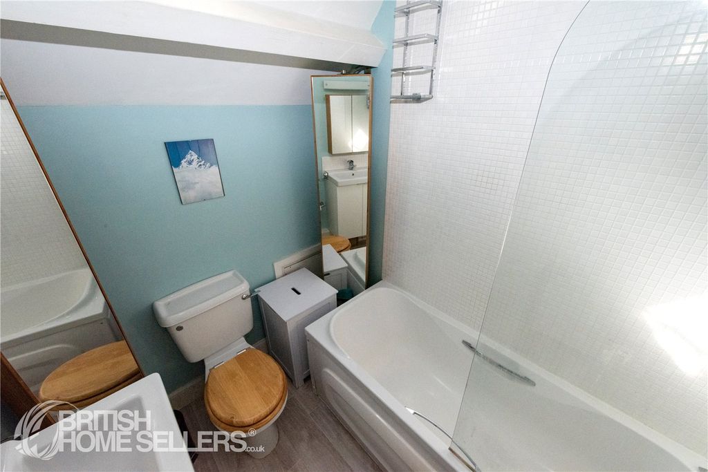 Additional image 20 of 2 bed flat for saleWoolston Close, Northampton, Northamptonshire NN3