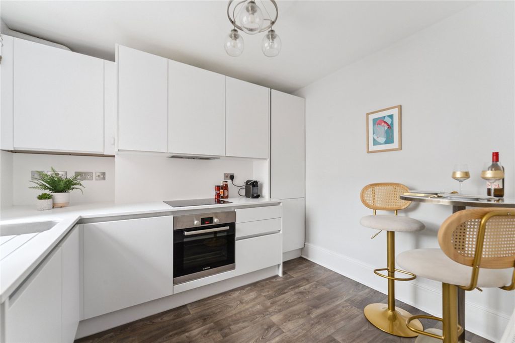 Property photo 3 of 16 Picture No. 27