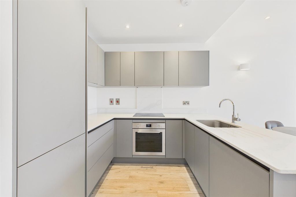 Property photo 3 of 15 Cam02700G0-Pr0342-Still007.Jpg