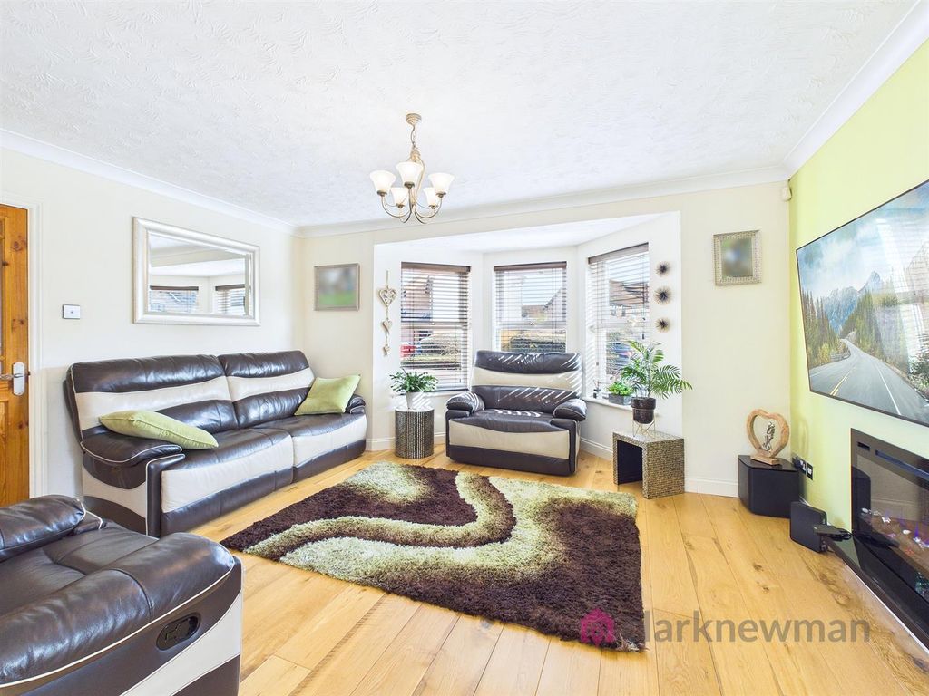 Property photo 2 of 18 Living Room