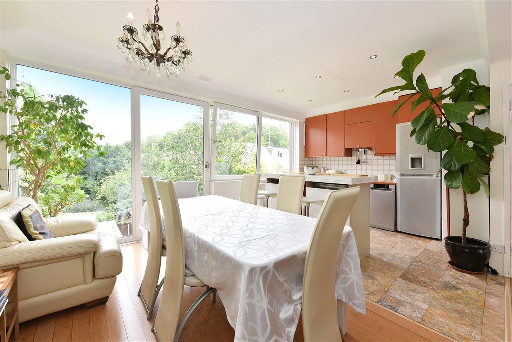 Property photo 3 of 13 Picture No. 15