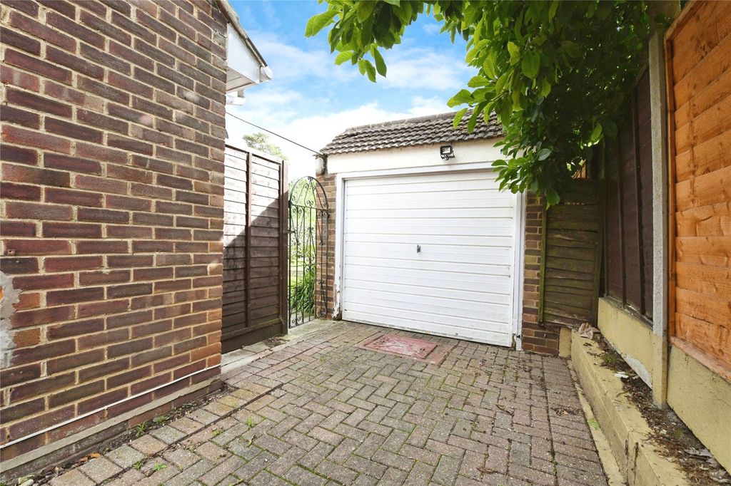 Property photo 3 of 17 External