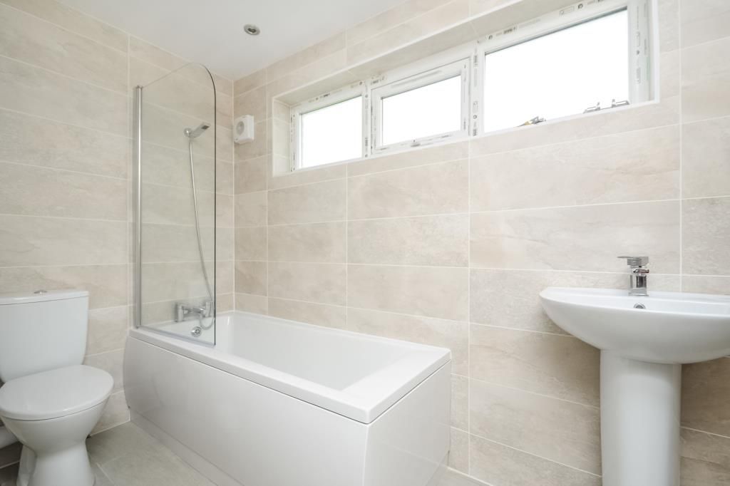 Property photo 3 of 8 Bathroom