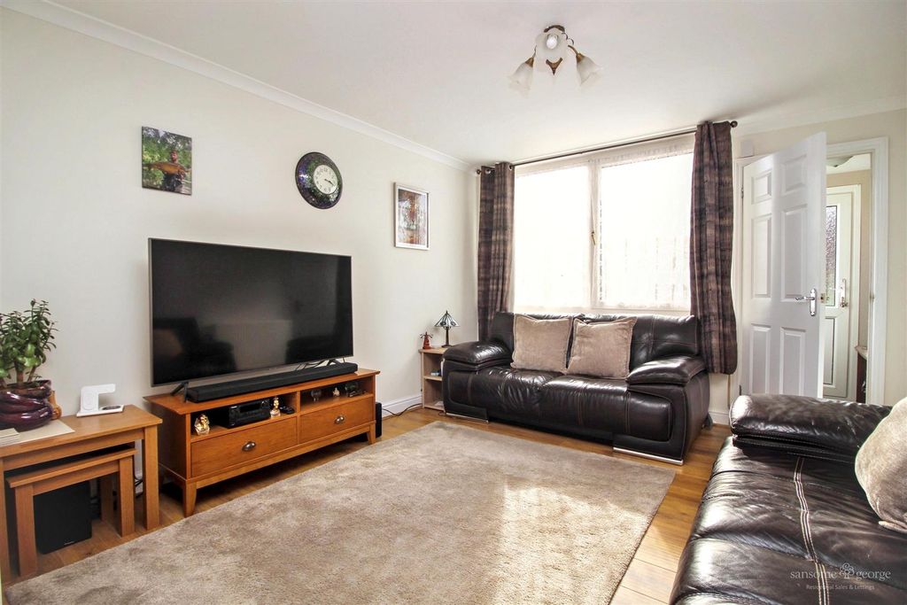 Property photo 3 of 20 Living Room