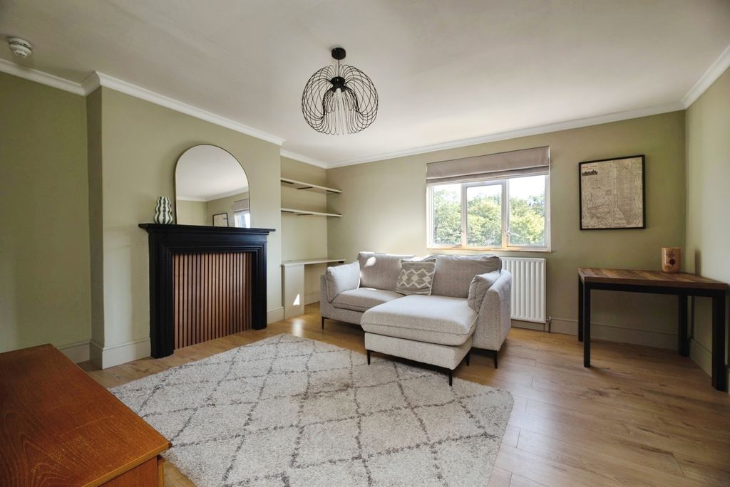 Property photo 3 of 17 Pbox-Img.Jpg
