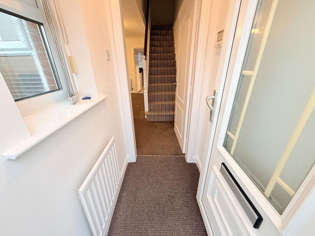 Property photo 2 of 20 Entrance Porch