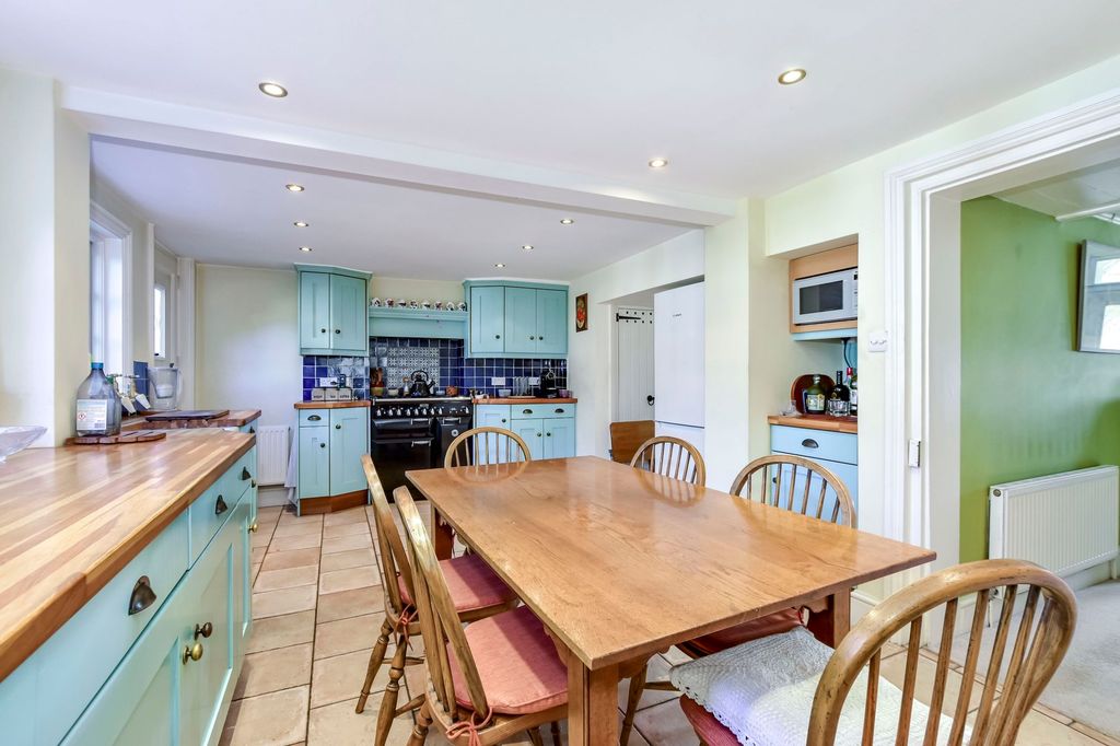 Property photo 3 of 23