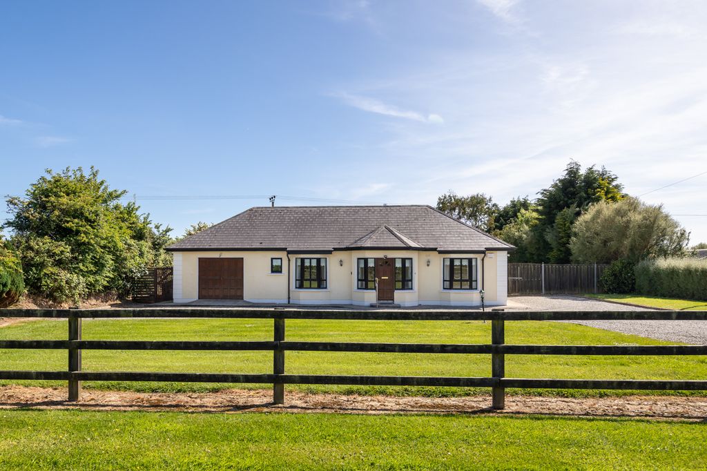 Property photo 2 of 35