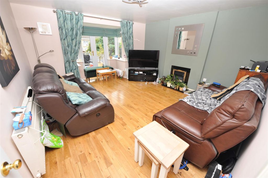 Property photo 2 of 23