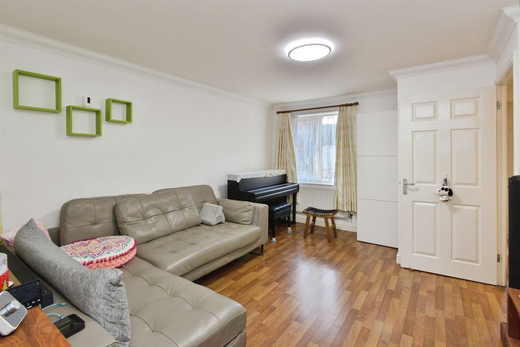 Property photo 2 of 14