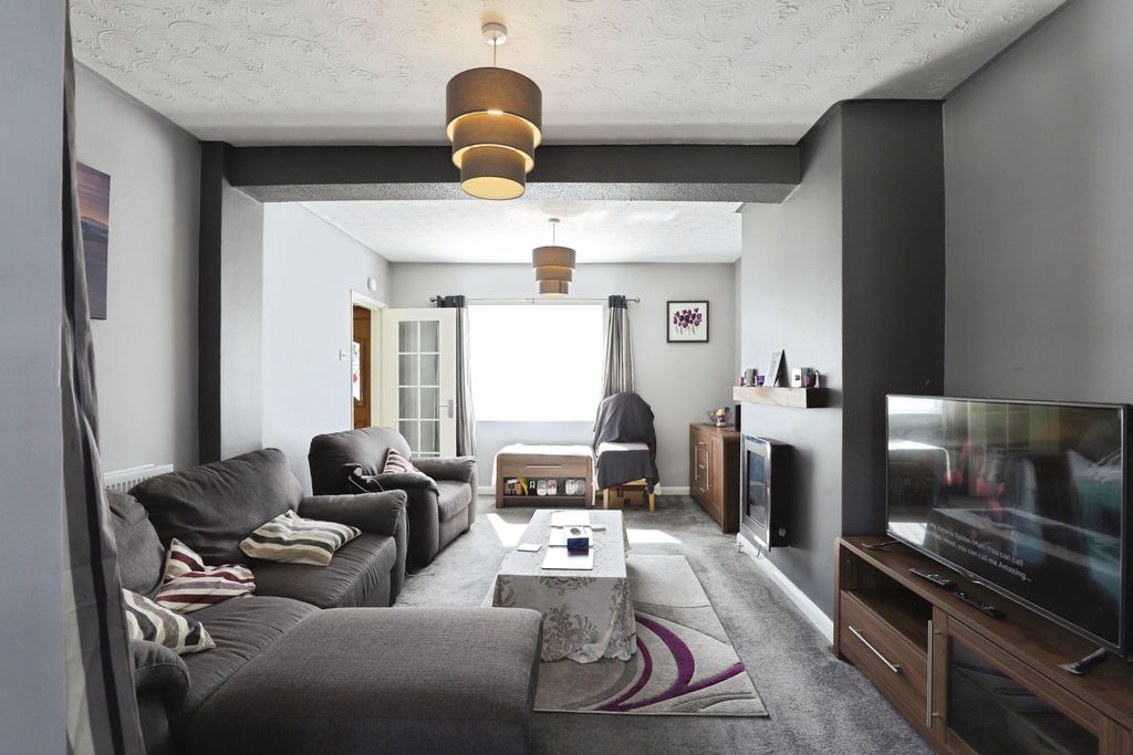 Property photo 3 of 15