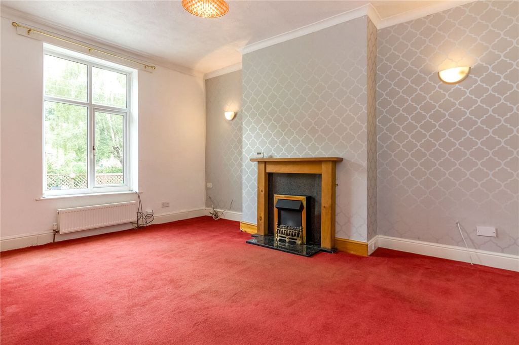 Property photo 2 of 14 Lounge