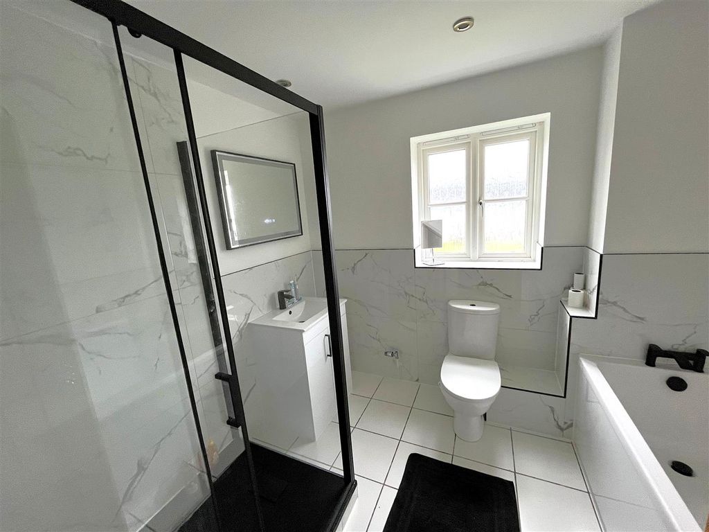 Property photo 2 of 13 Bath2.Jpg