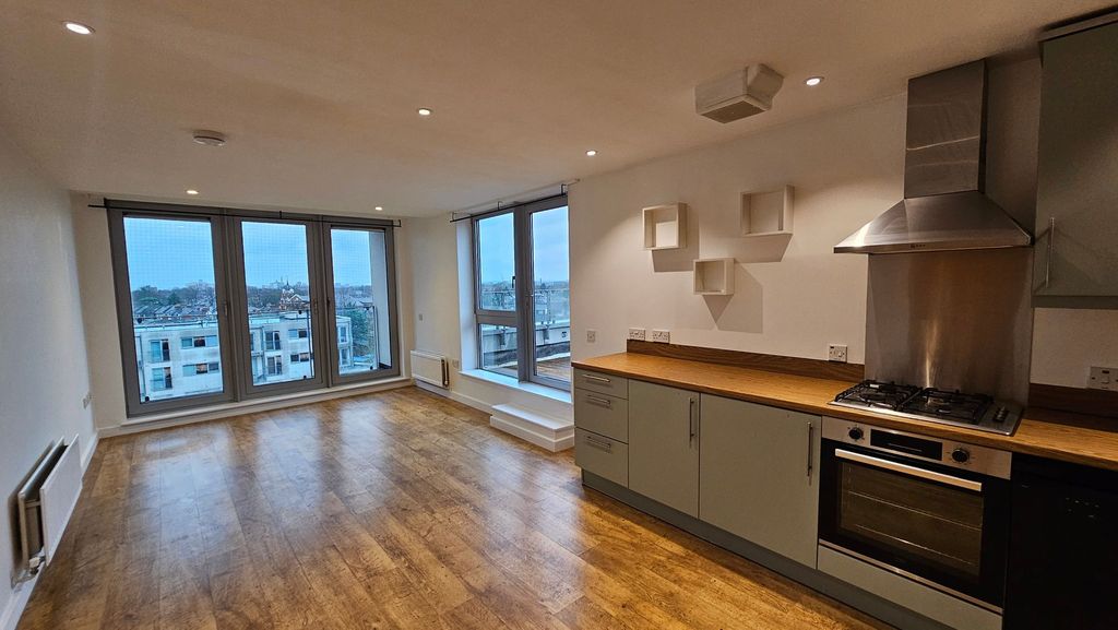 Property photo 1 of 8