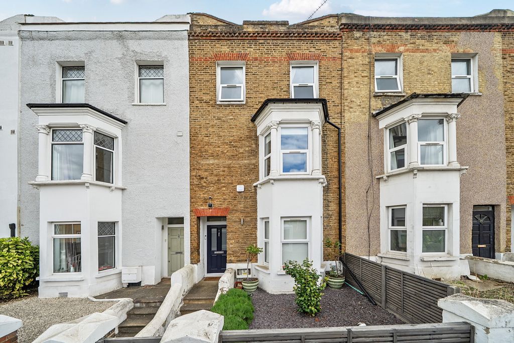 Property photo 1 of 25 External