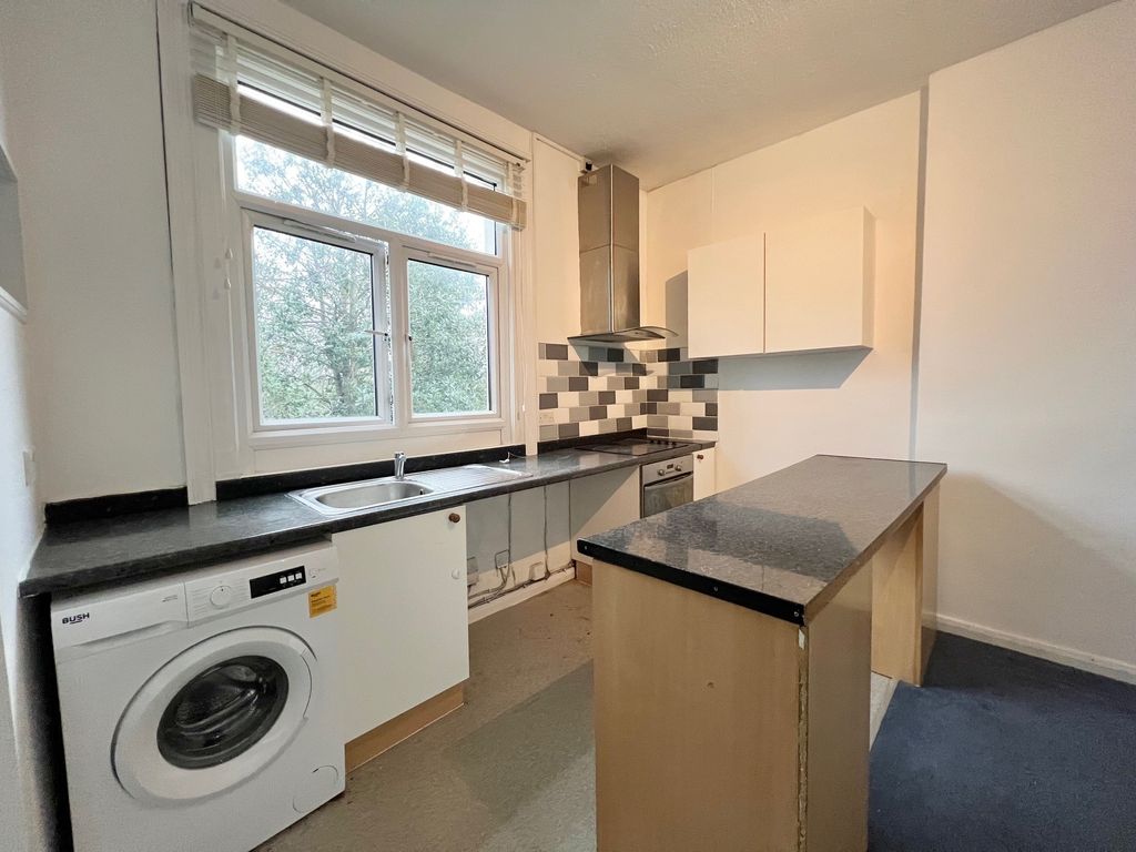 Property photo 1 of 10 Photo 5