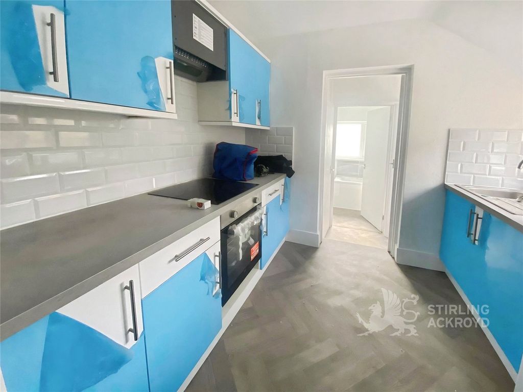 Property photo 2 of 5 Kitchen