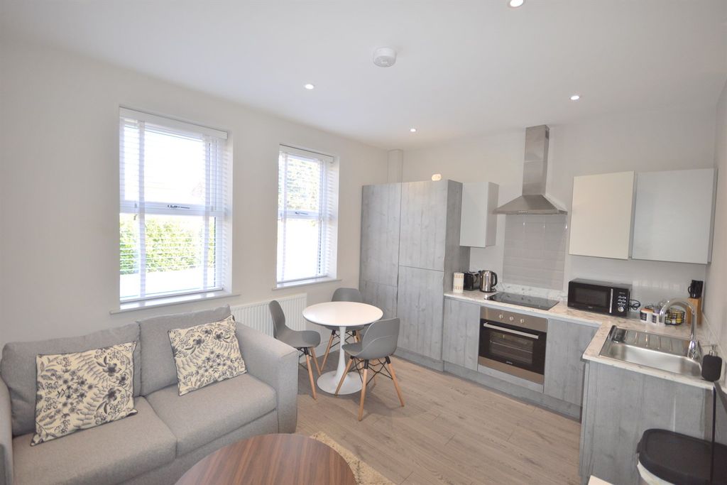 Property photo 3 of 5 Lounge