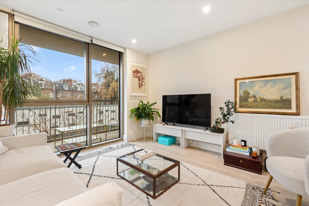 Property photo 1 of 18 Image