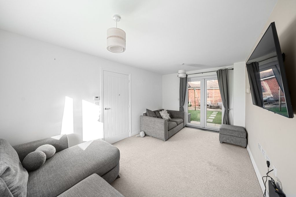 Property photo 2 of 28 5694483