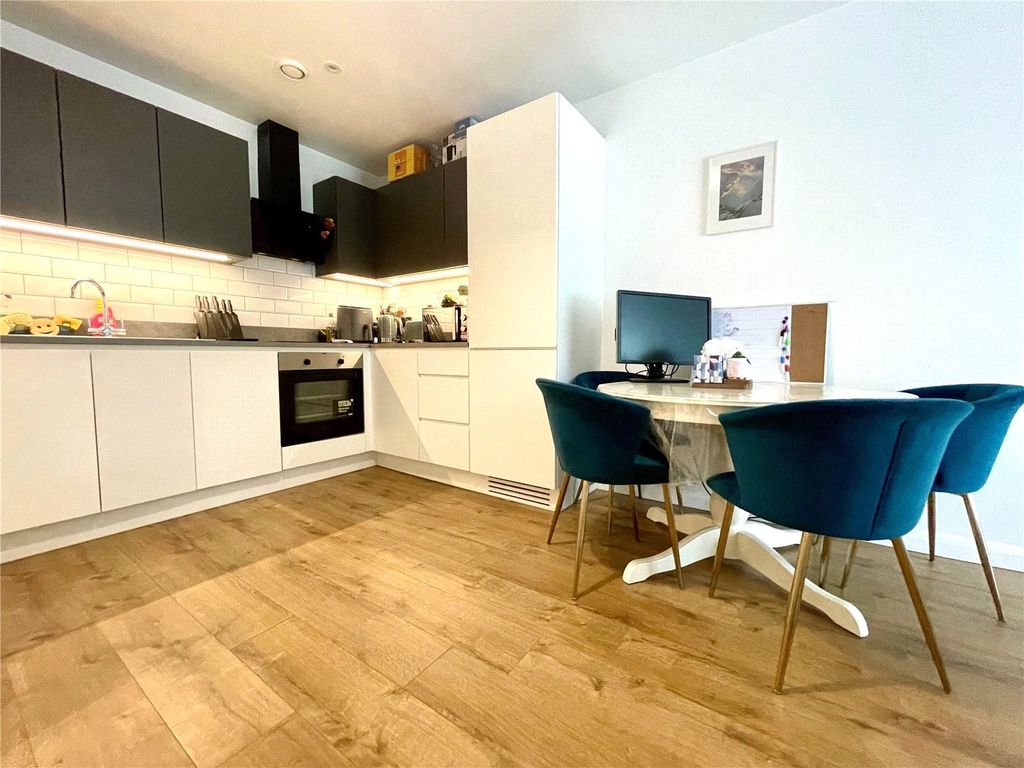 Property photo 2 of 17 Picture No. 28