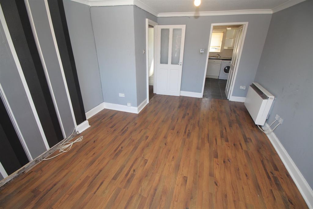 Property photo 3 of 16 Img_8825.Jpg
