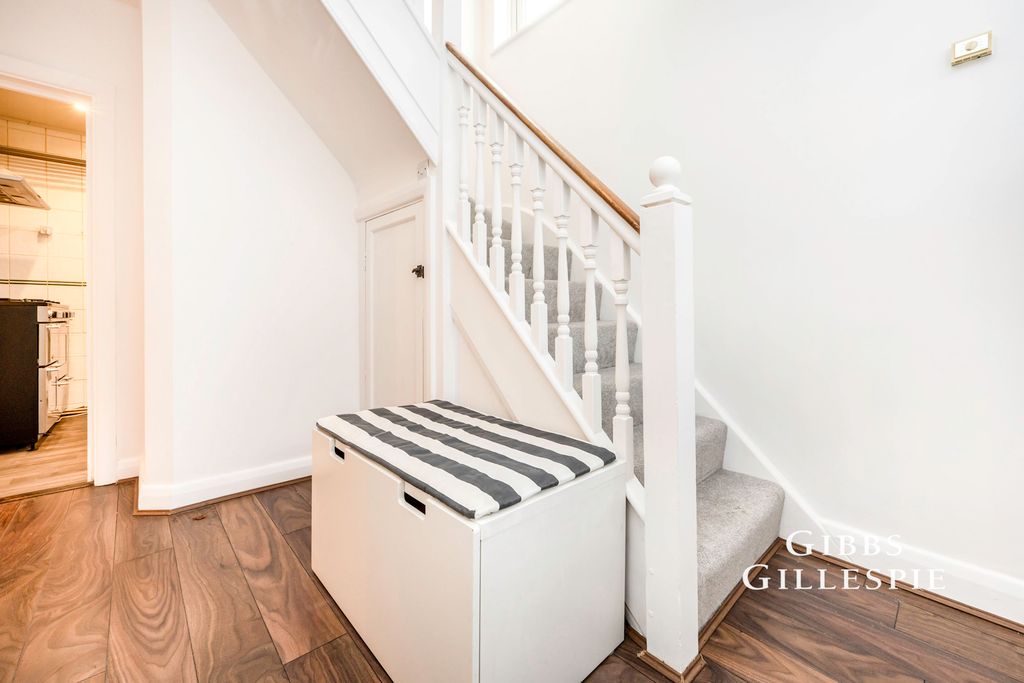 Property photo 3 of 10 Photo