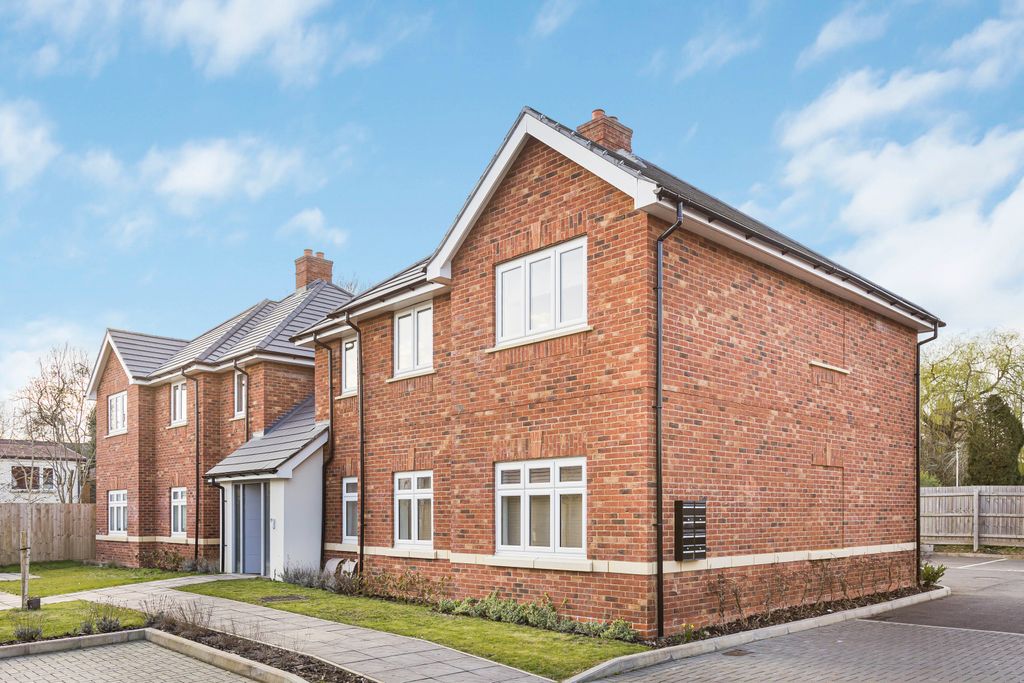 Property photo 1 of 12 Front