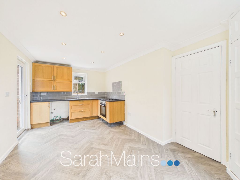 Property photo 3 of 11 Dining Kitchen