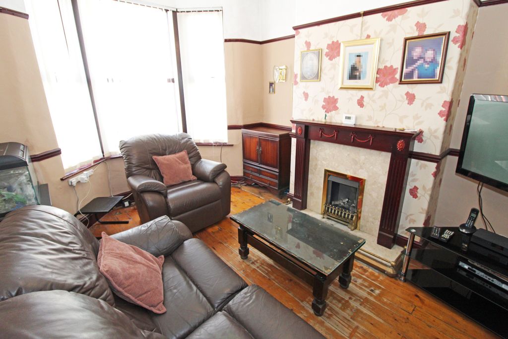 Property photo 2 of 8
