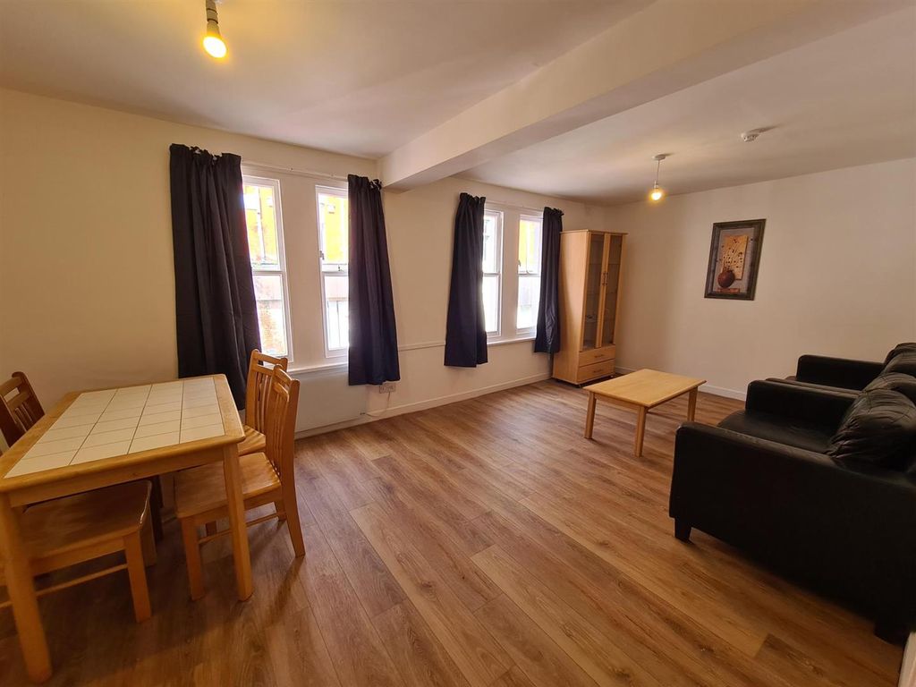 Property photo 3 of 8 10B
